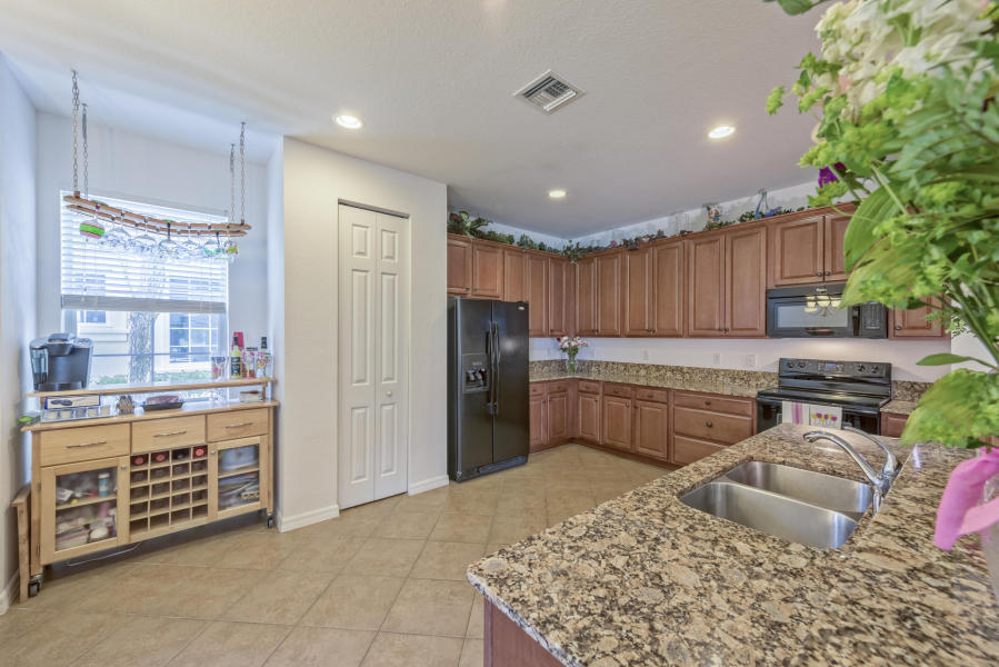 CANTERBURY PLACE - Residential Lease