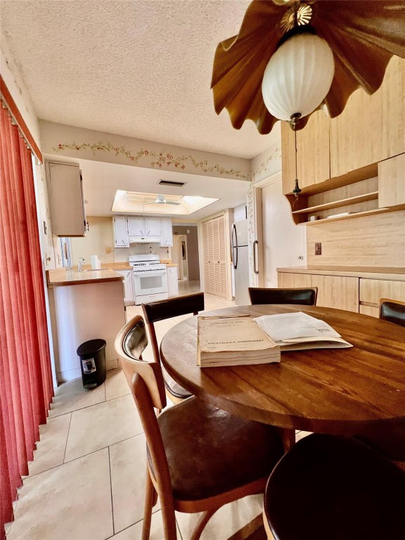 Sunrise Golf Village Sec - Residential