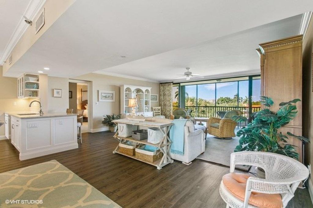 Photo of 16940 Bay Street #407 N, Jupiter, FL 33477 (MLS # R10733944)