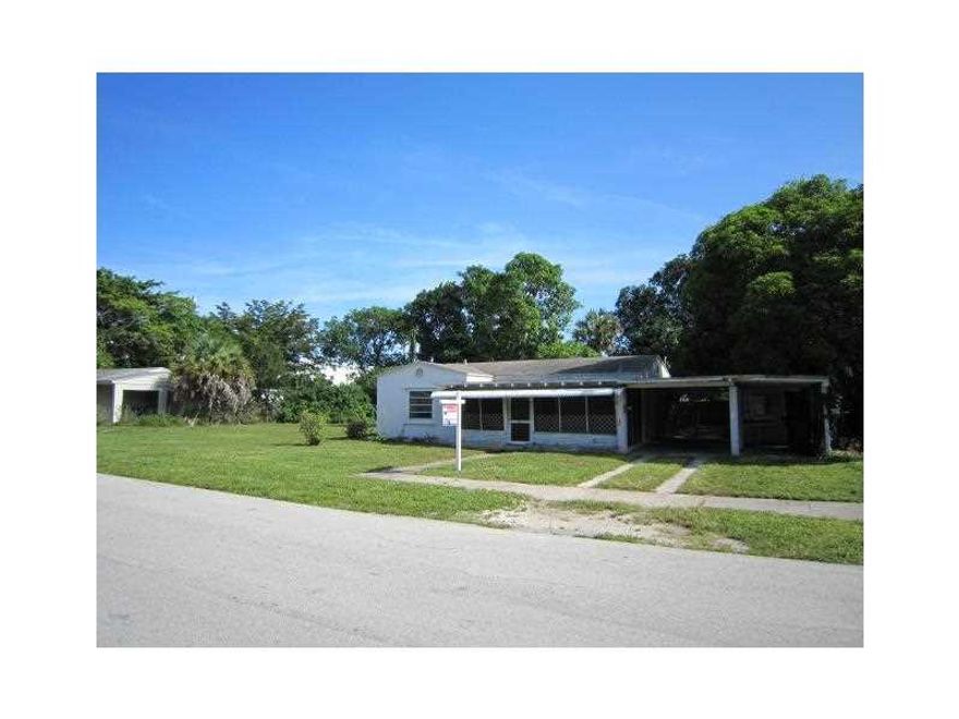 Great opportunity to build your own dream house, townhouse, or could build up to 4 multi-family income units 35 feet in height. The current house sits on one side of the lot and is a complete tear down and the other side is clear. The water/sewer is cappe d off at the street and no water/sewer connected to the property. NOTE: NO SIGHT UNSEEN OFFERS WILL CONSIDERED.