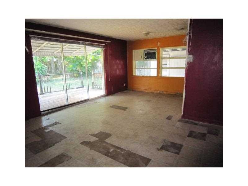 LAUDERDALE PARK - Residential