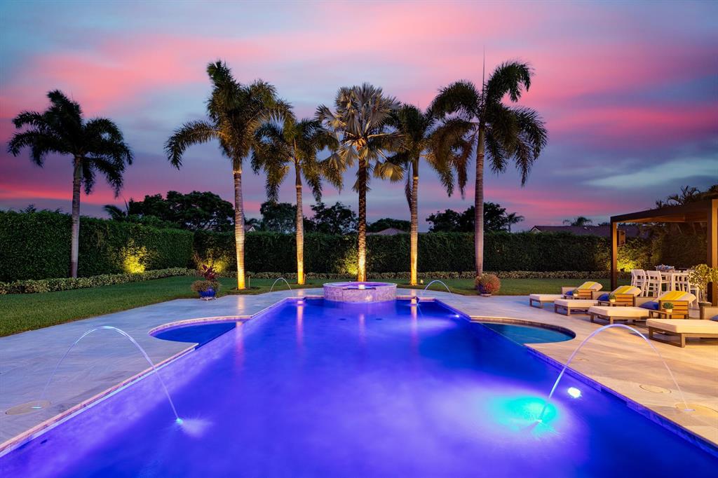 LONG LAKE ESTATES - Residential