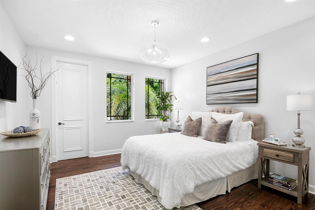 LONG LAKE ESTATES - Residential