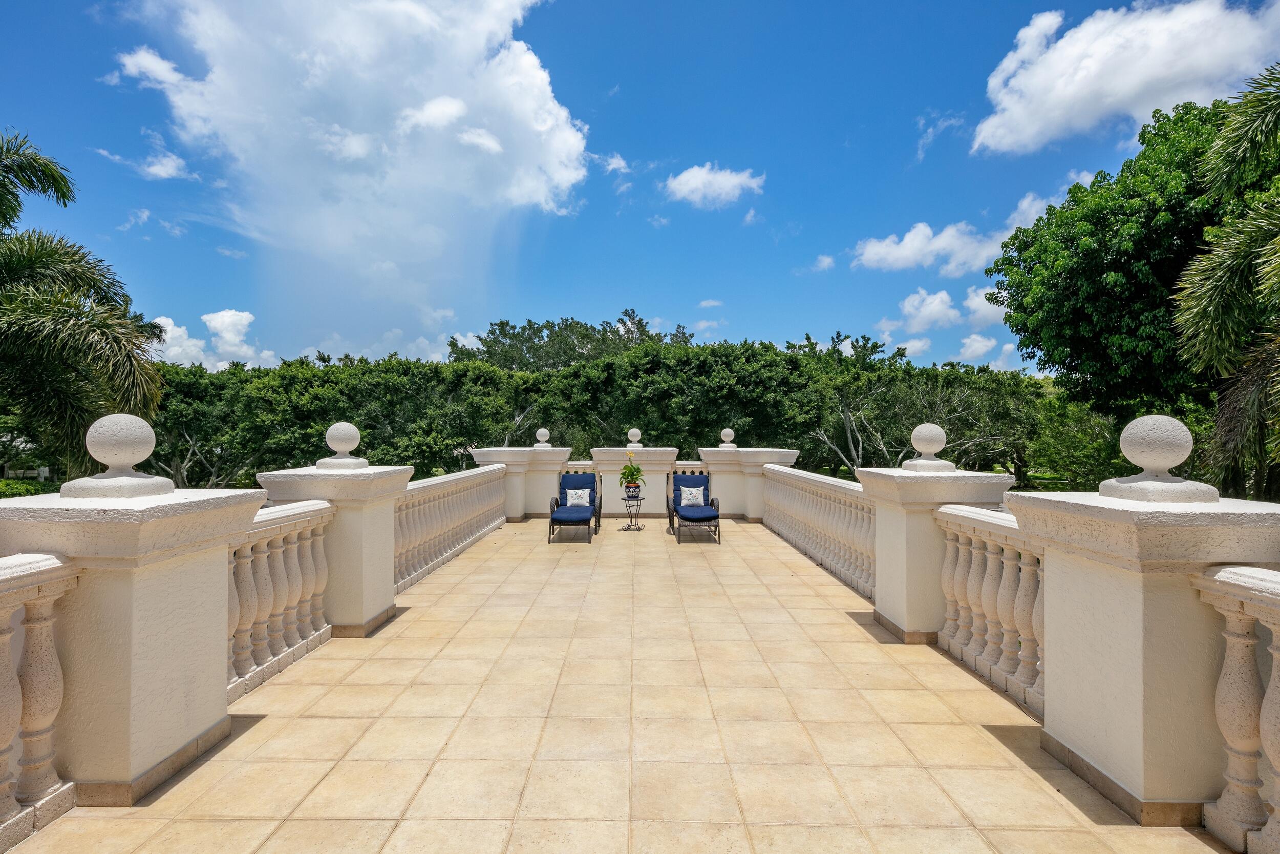 LONG LAKE ESTATES - Residential