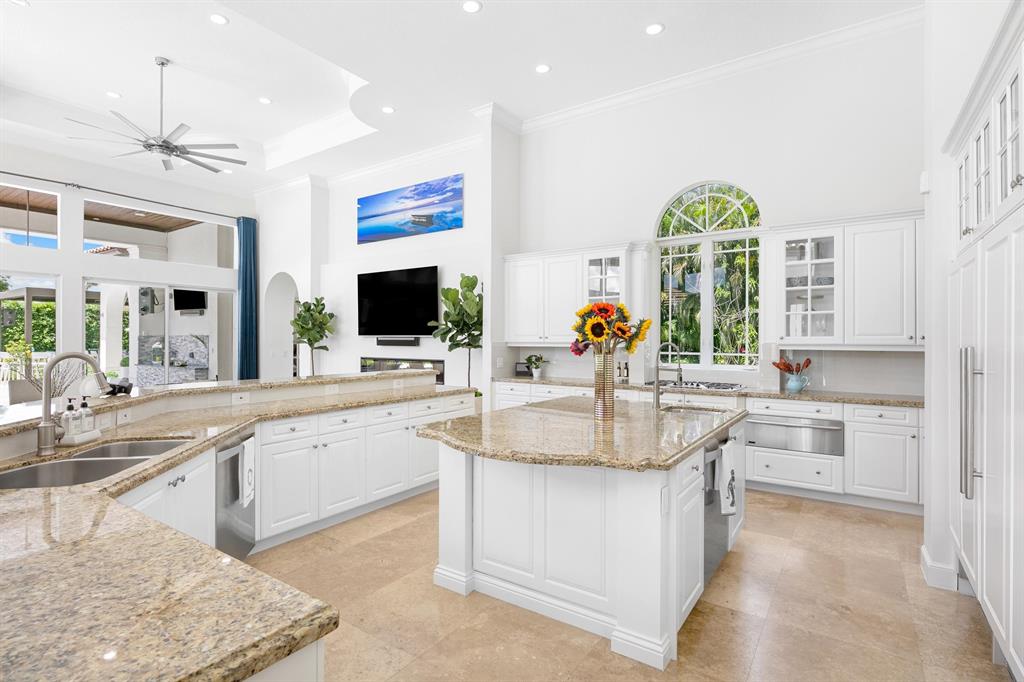 LONG LAKE ESTATES - Residential