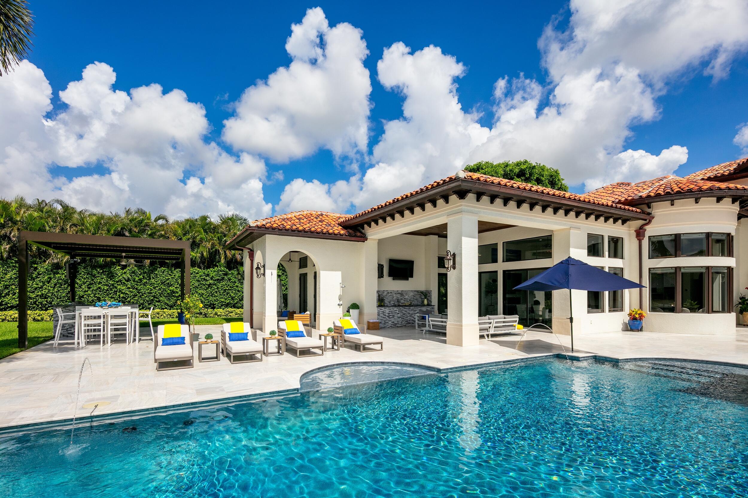 LONG LAKE ESTATES - Residential