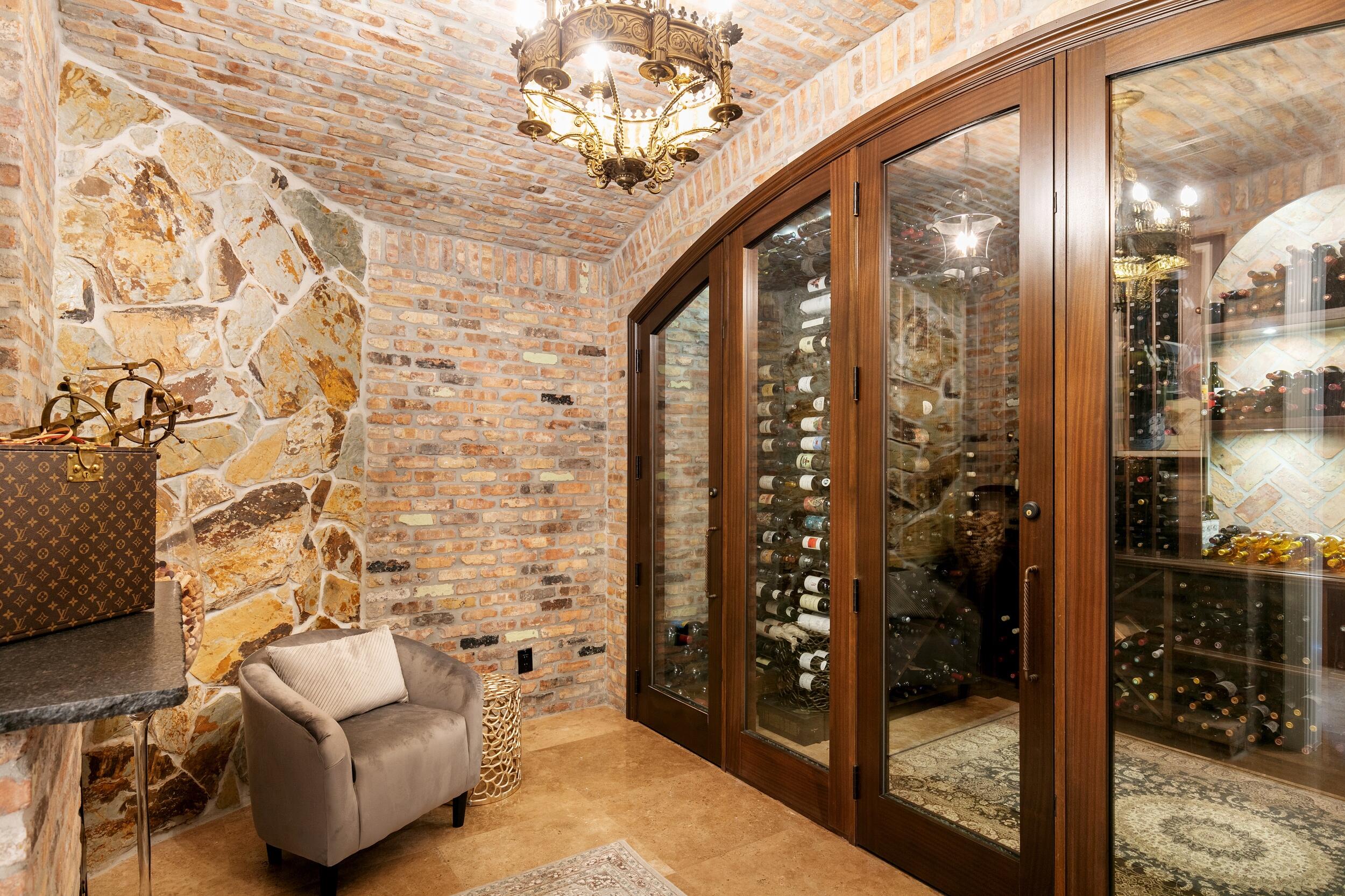 LONG LAKE ESTATES - Residential