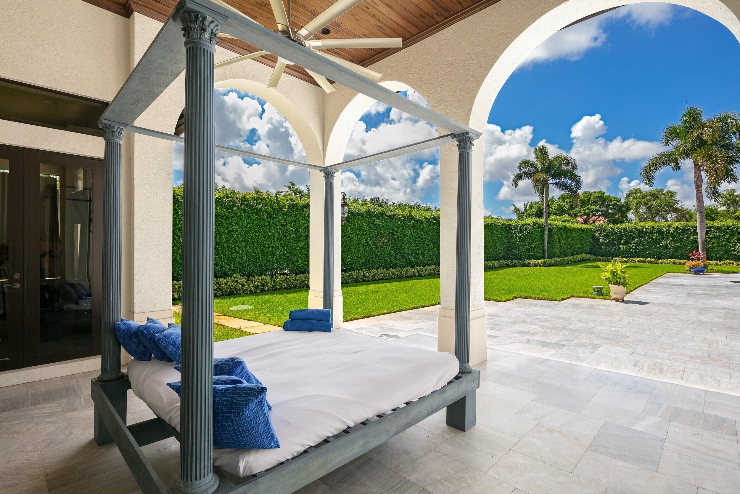 LONG LAKE ESTATES - Residential