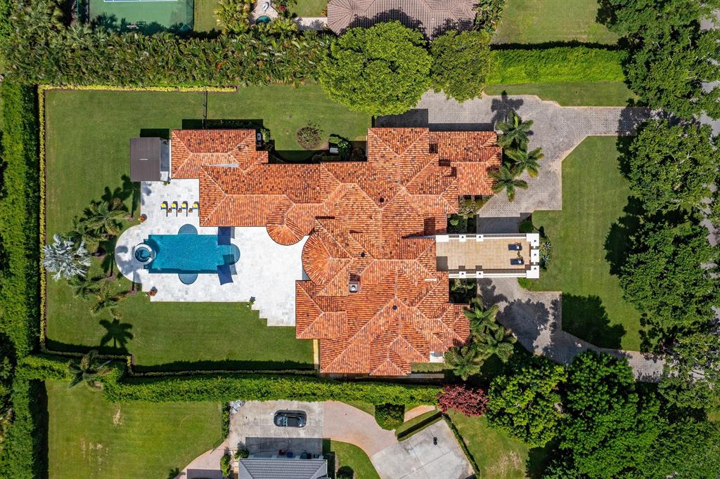 LONG LAKE ESTATES - Residential