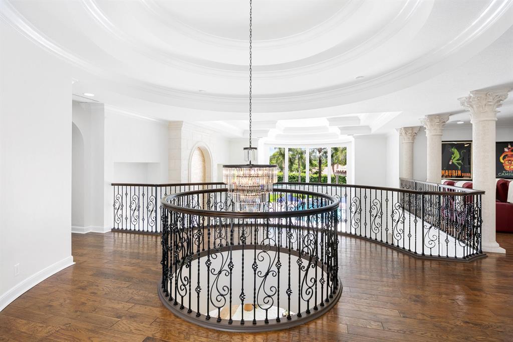 LONG LAKE ESTATES - Residential