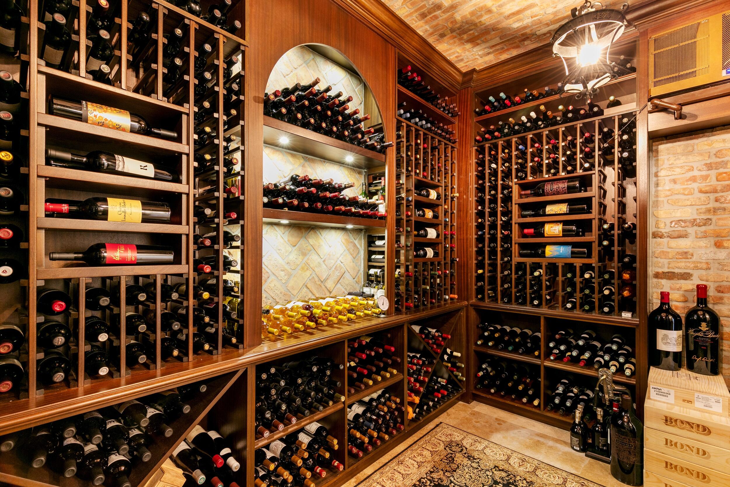 LONG LAKE ESTATES - Residential