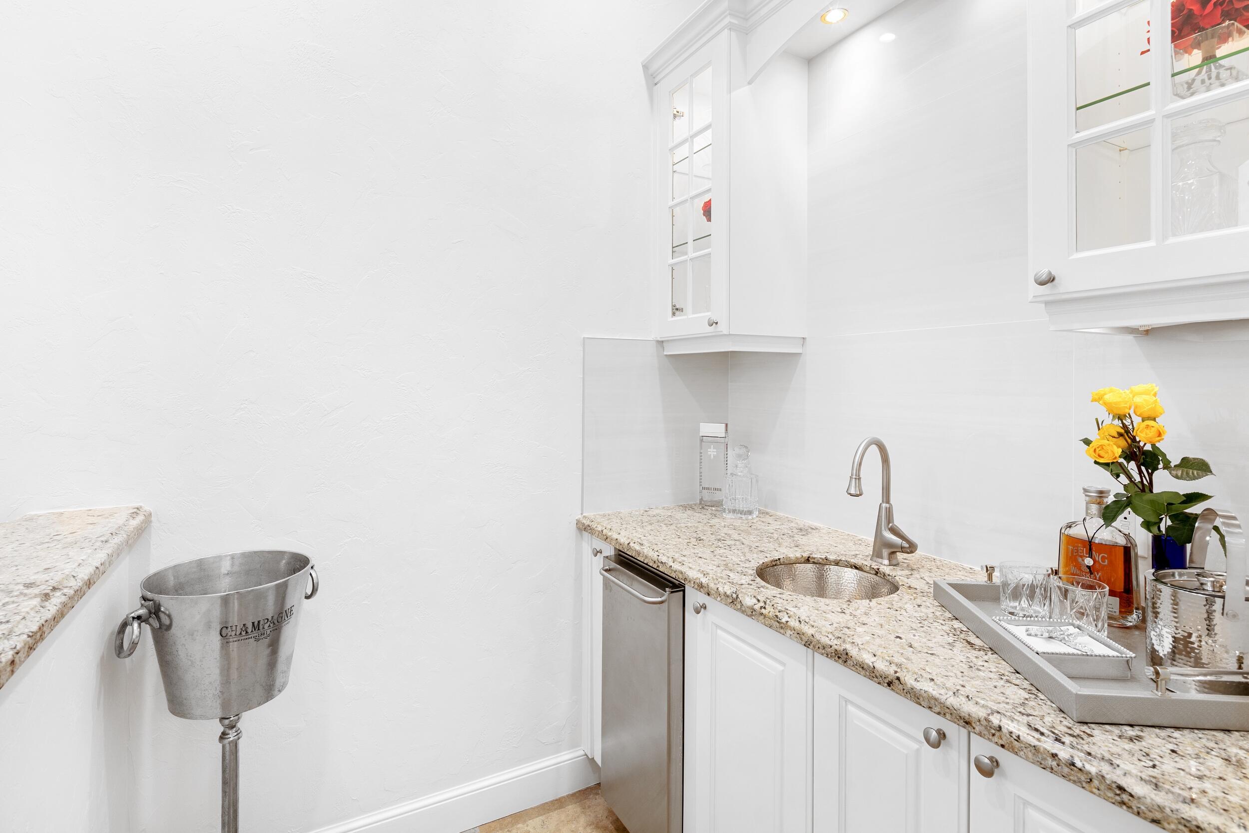 LONG LAKE ESTATES - Residential