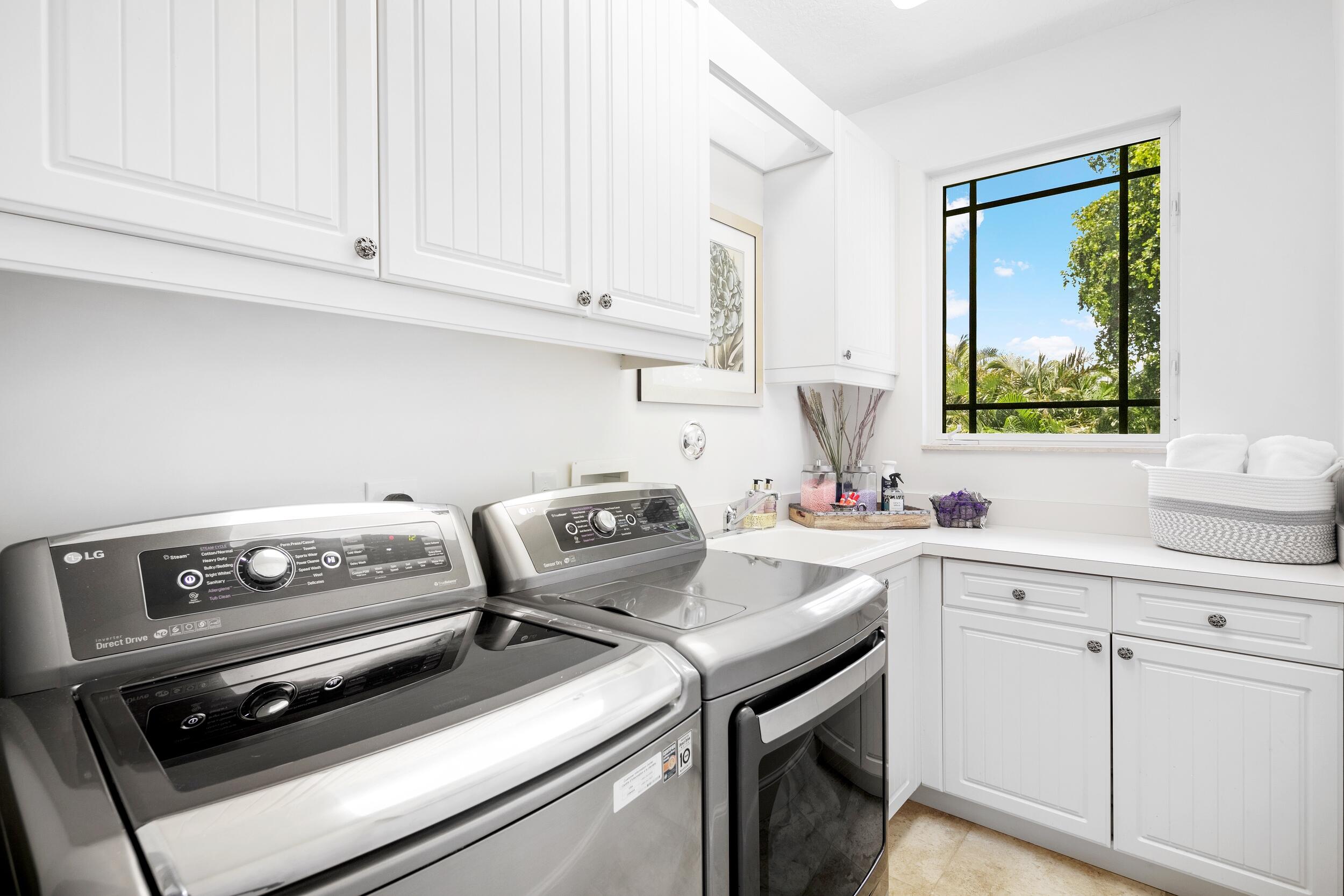 LONG LAKE ESTATES - Residential