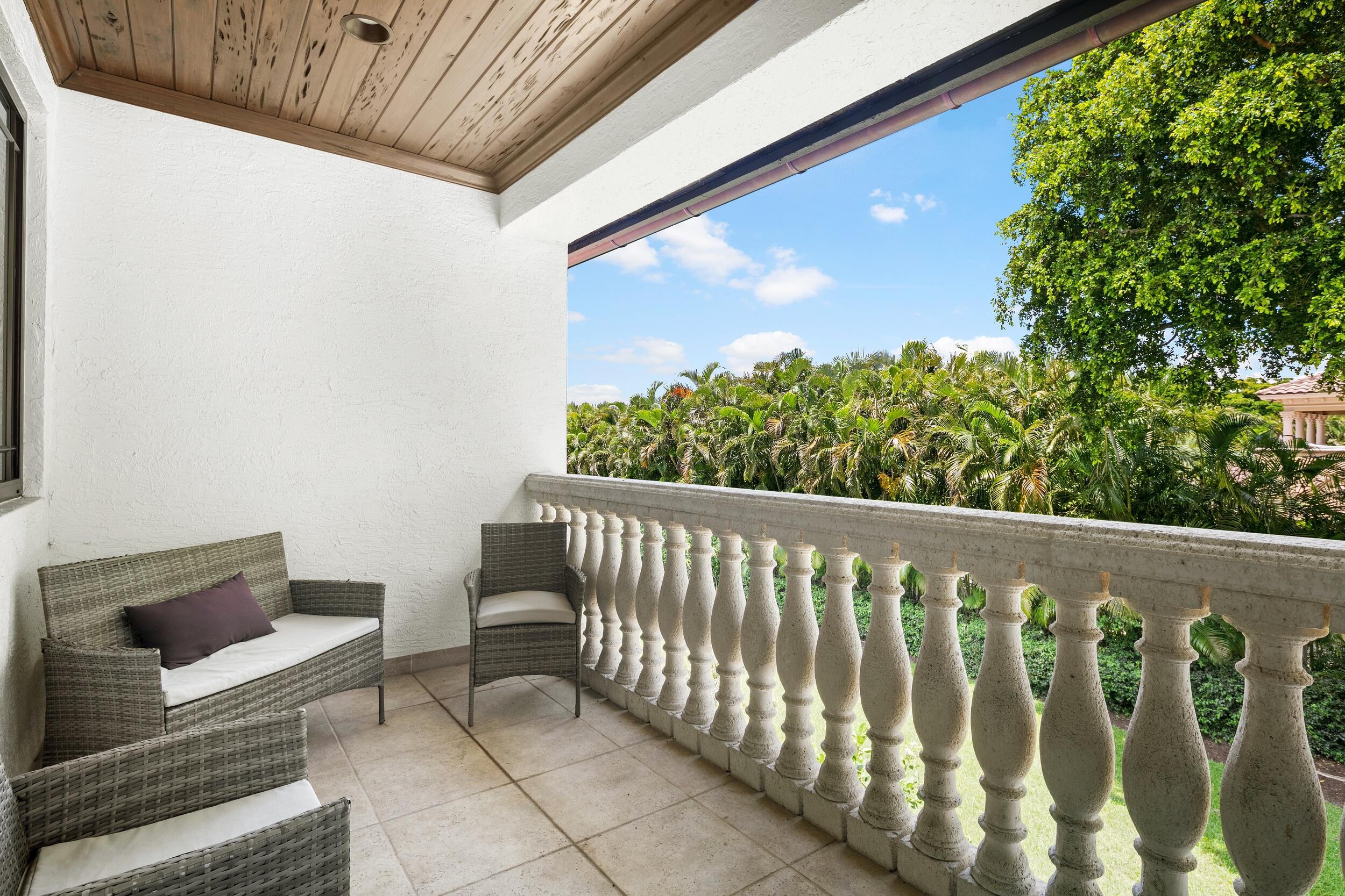 LONG LAKE ESTATES - Residential