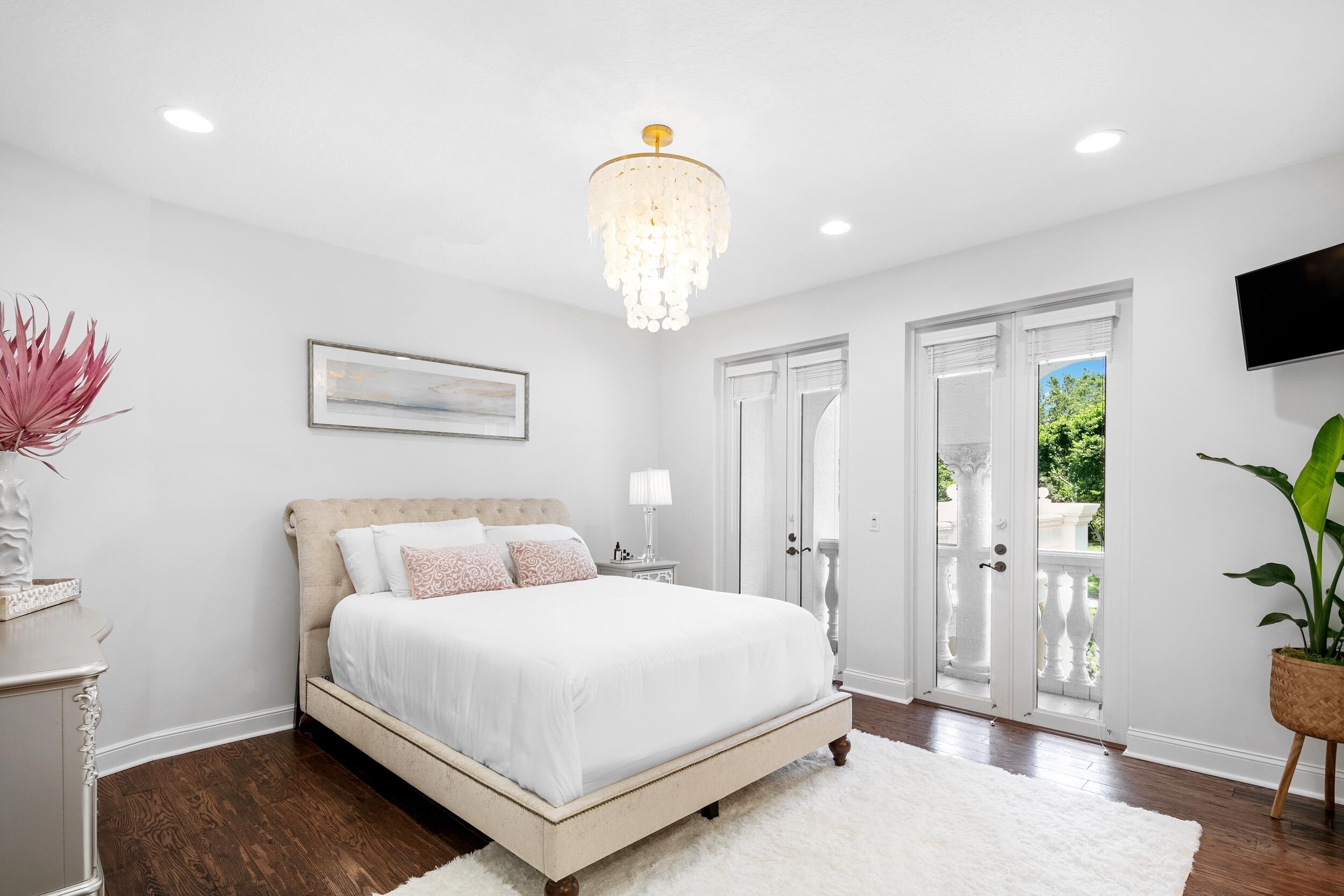 LONG LAKE ESTATES - Residential