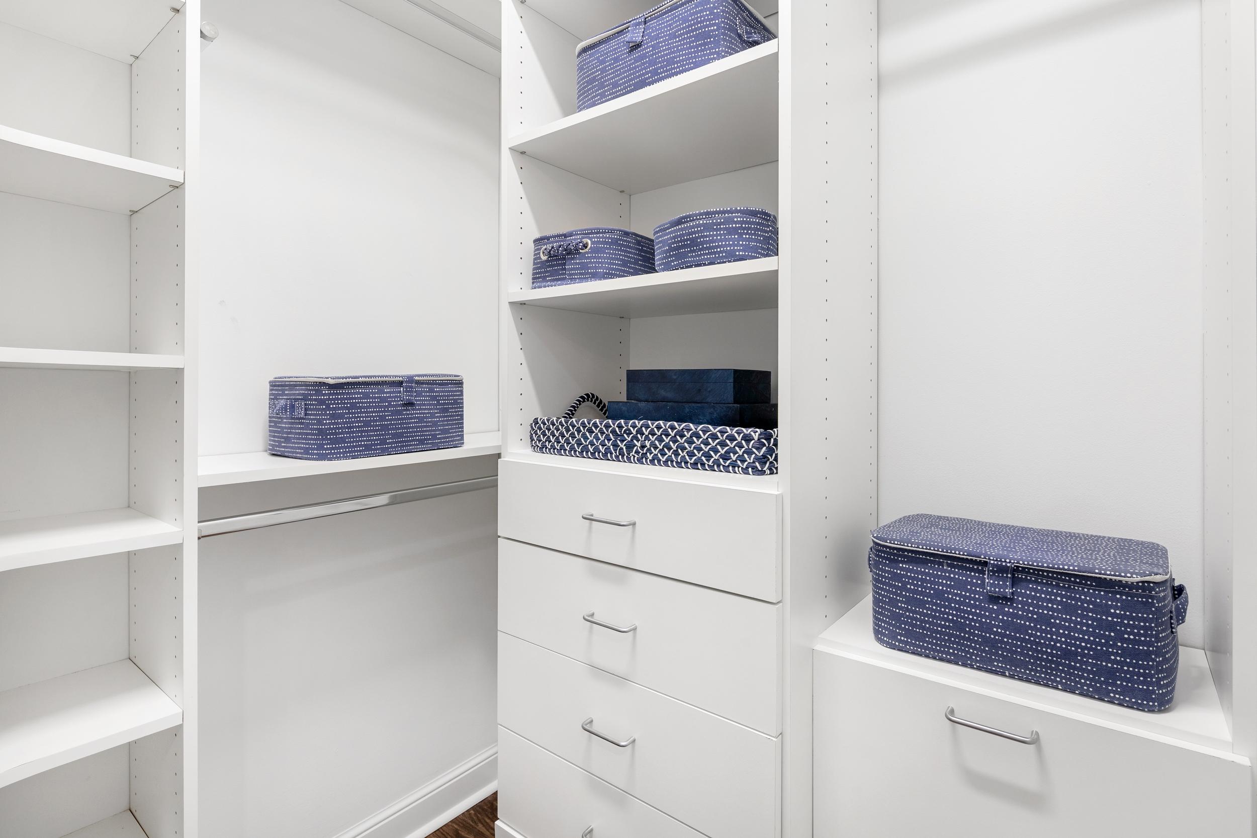 LONG LAKE ESTATES - Residential