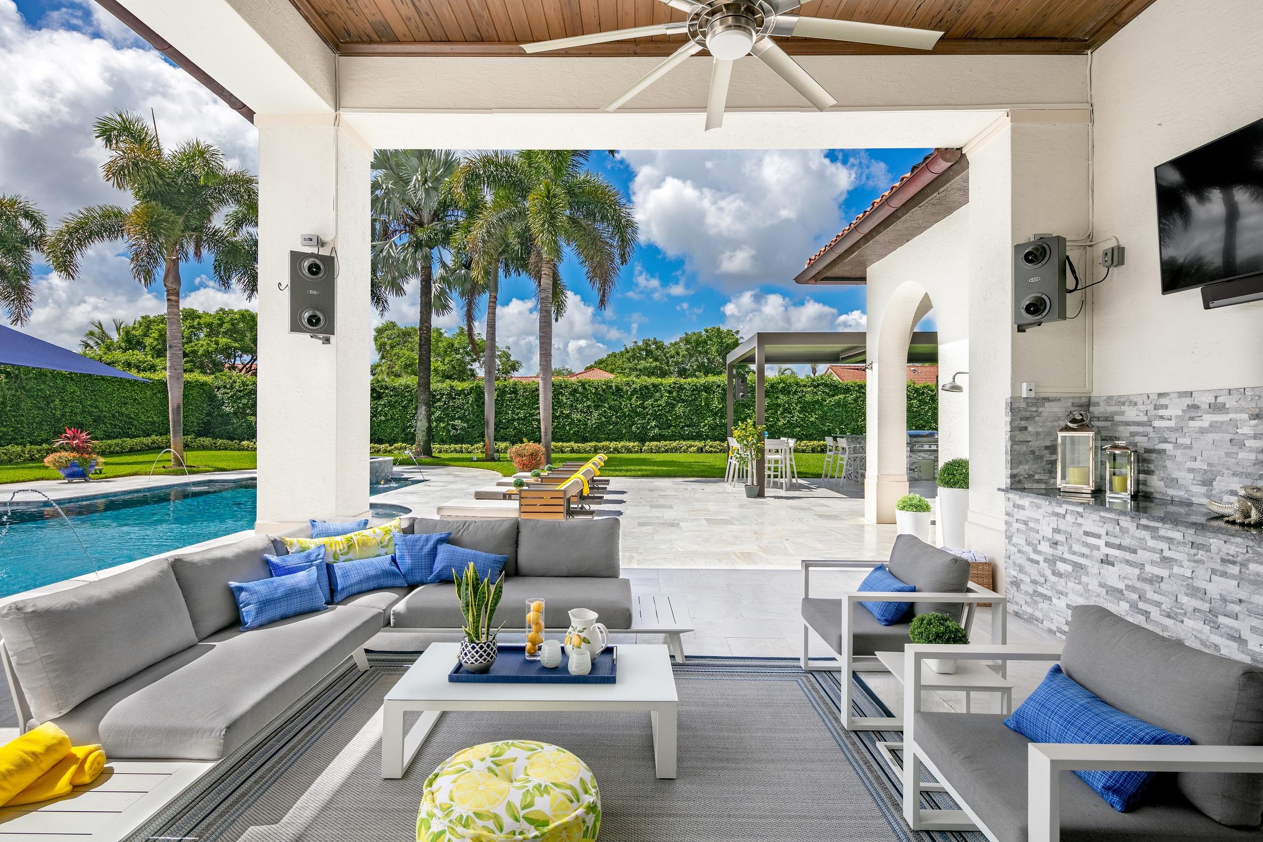 LONG LAKE ESTATES - Residential