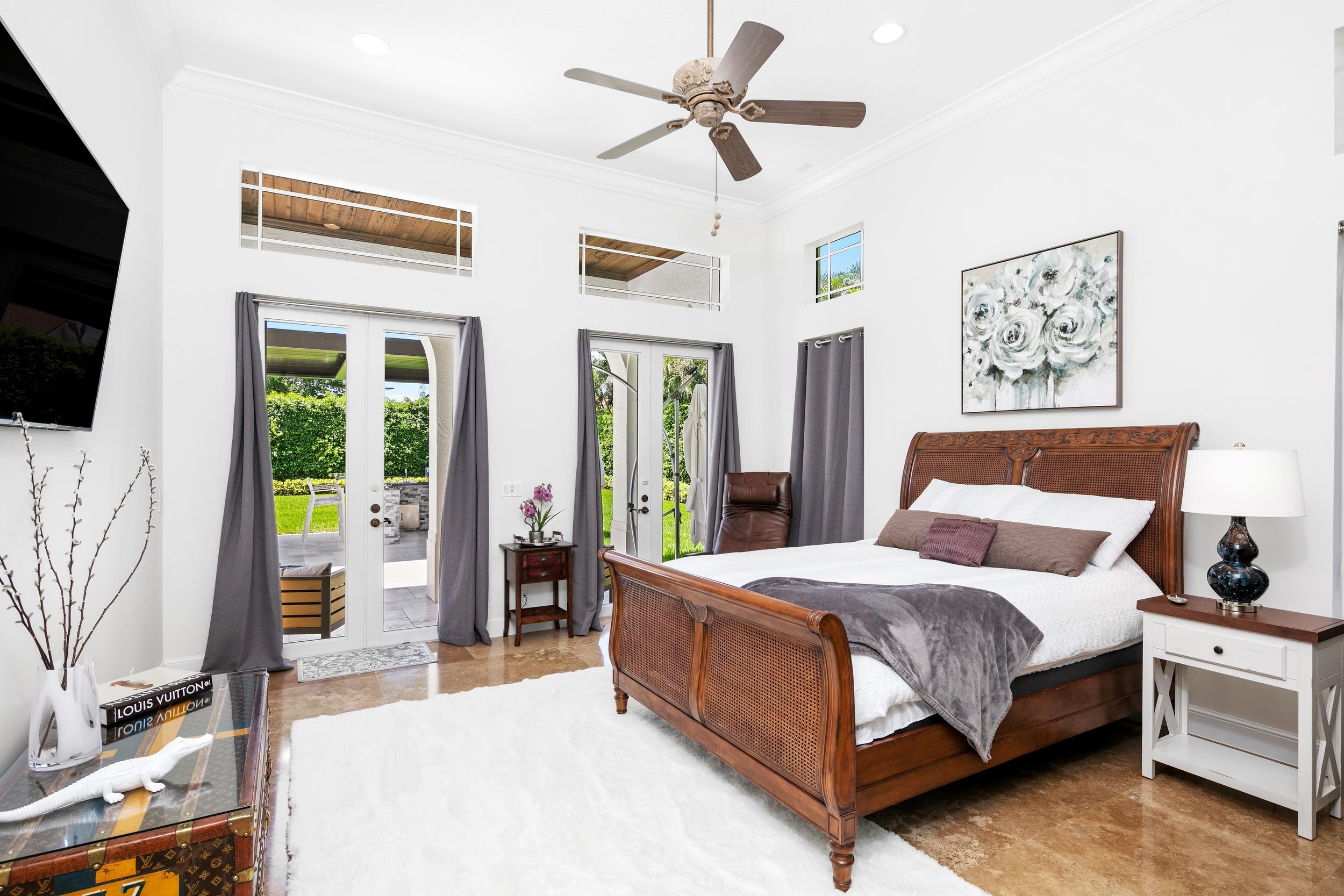 LONG LAKE ESTATES - Residential