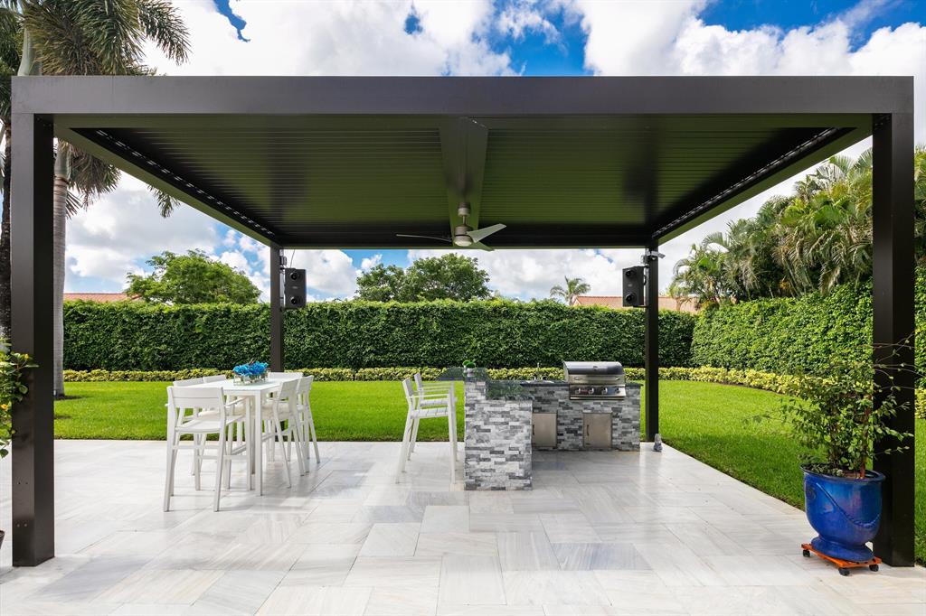 LONG LAKE ESTATES - Residential