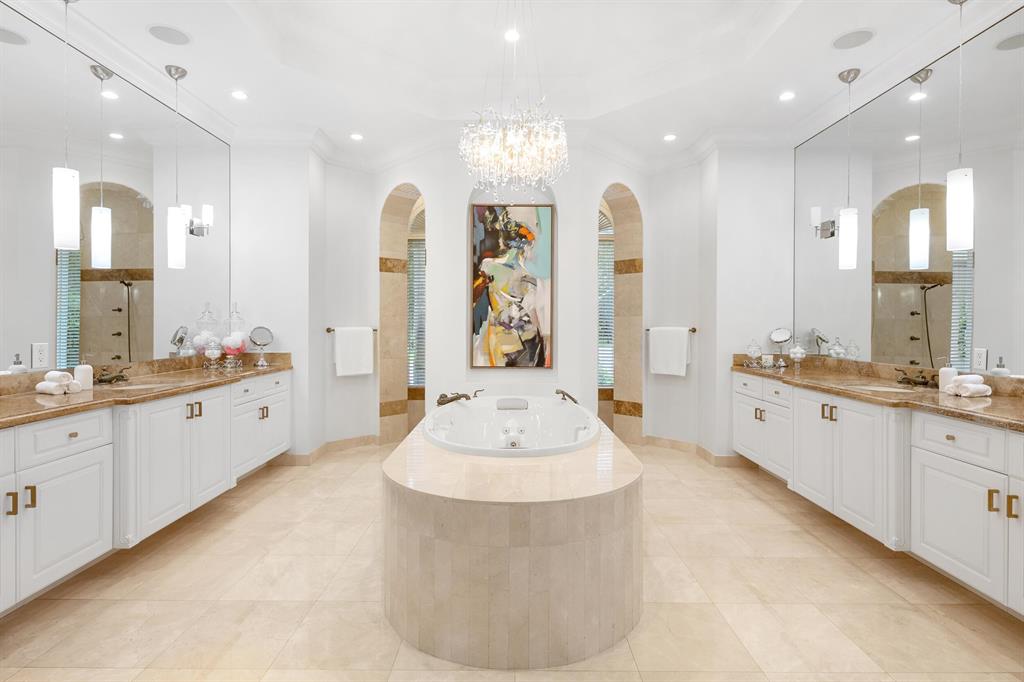 LONG LAKE ESTATES - Residential