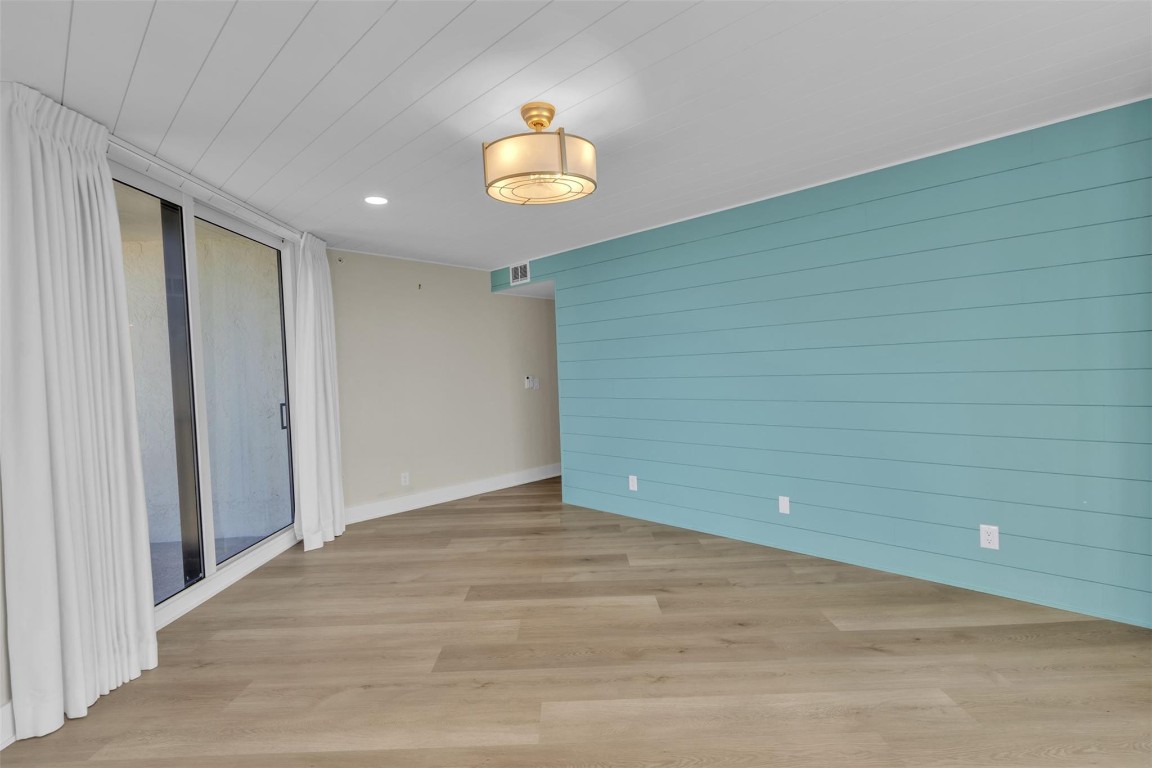 PRINCESS OF HUTCHINSON IS - Residential