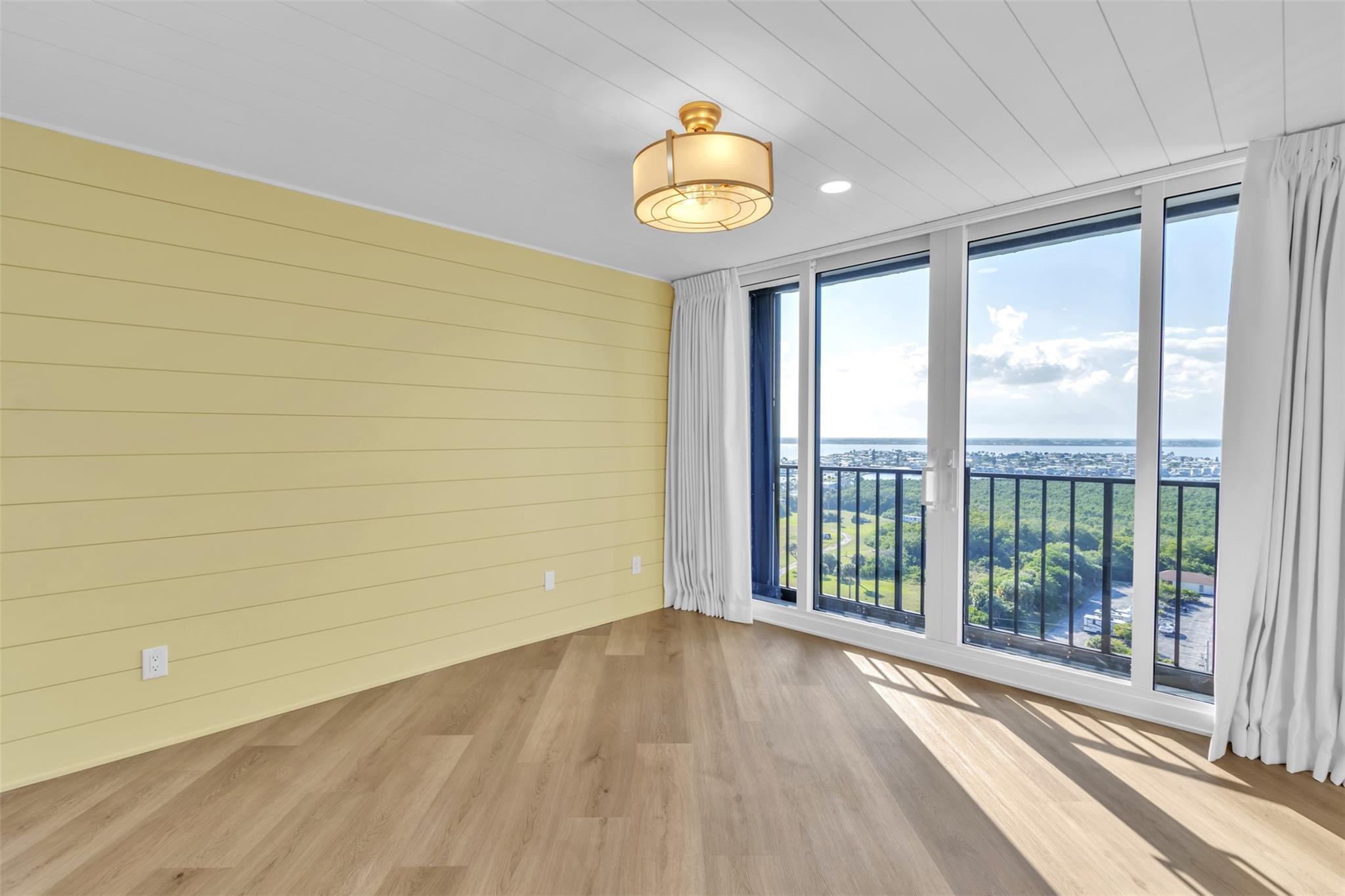 PRINCESS OF HUTCHINSON IS - Residential