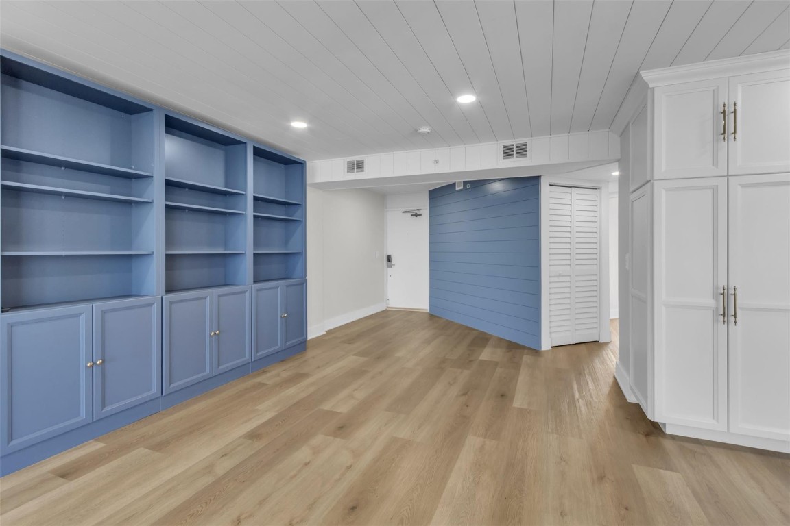 PRINCESS OF HUTCHINSON IS - Residential