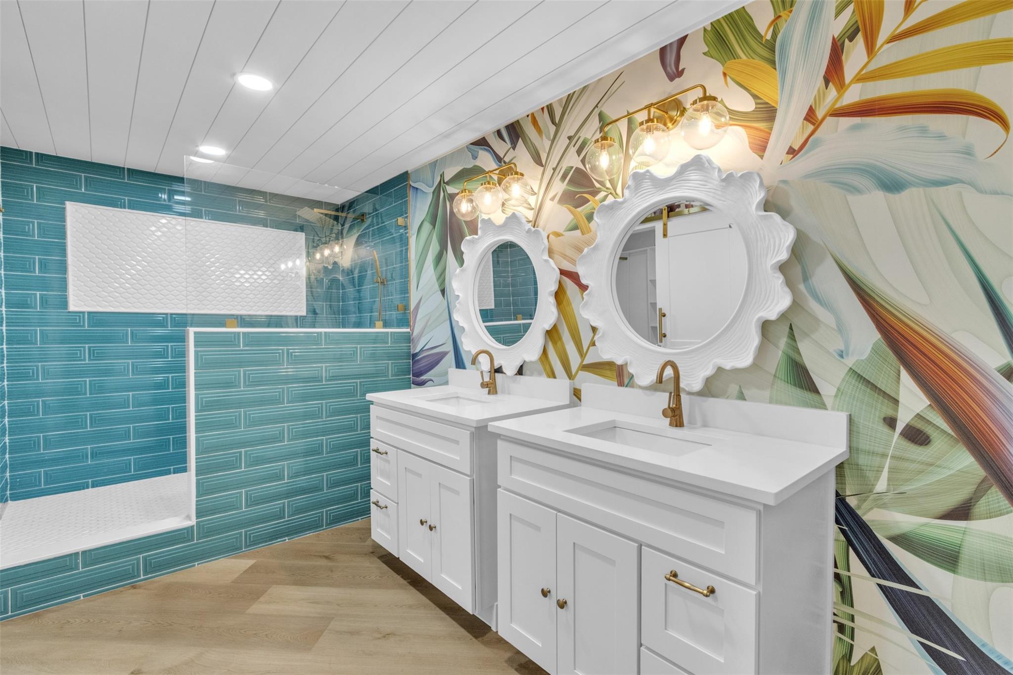 PRINCESS OF HUTCHINSON IS - Residential