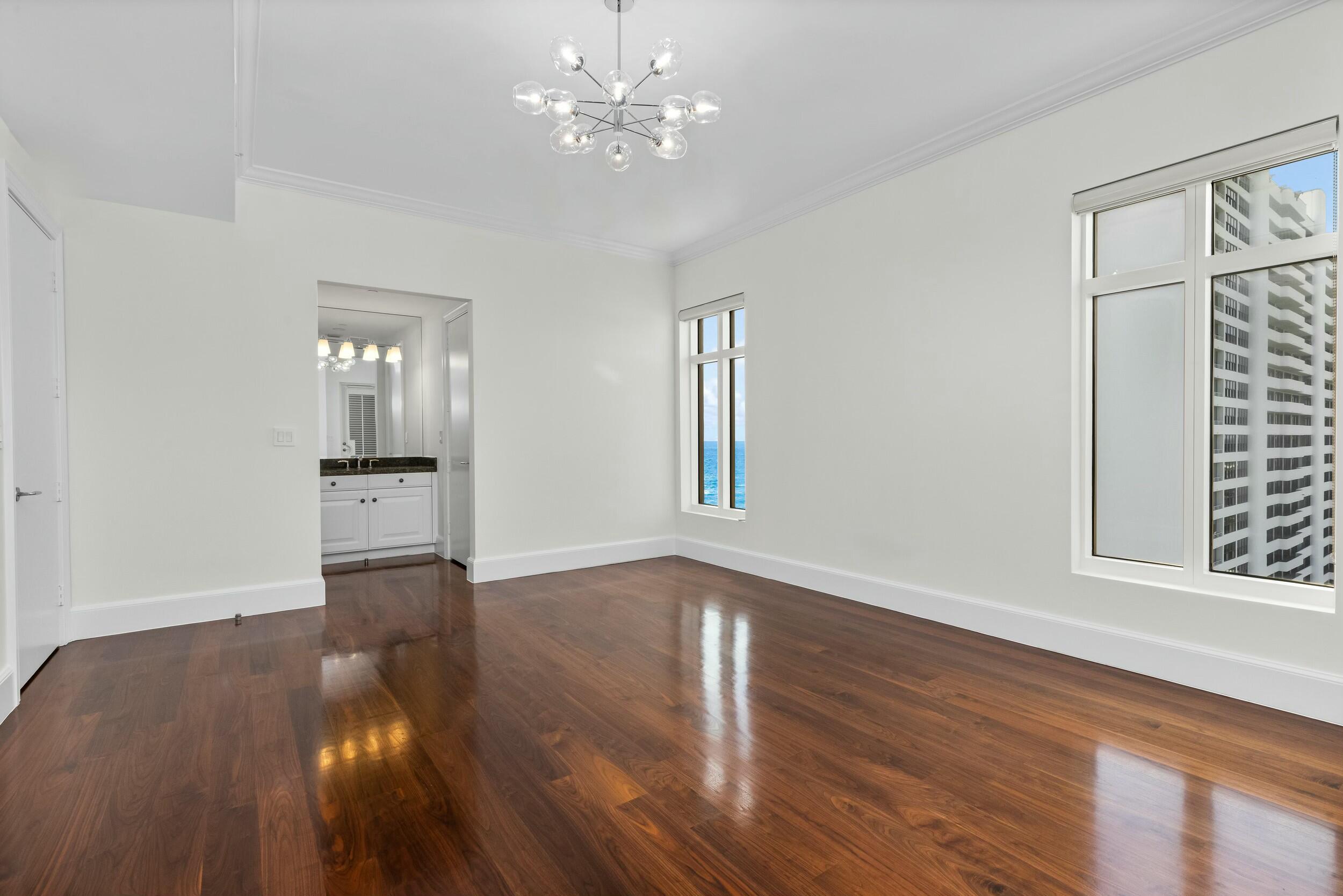 Luxuria - Residential