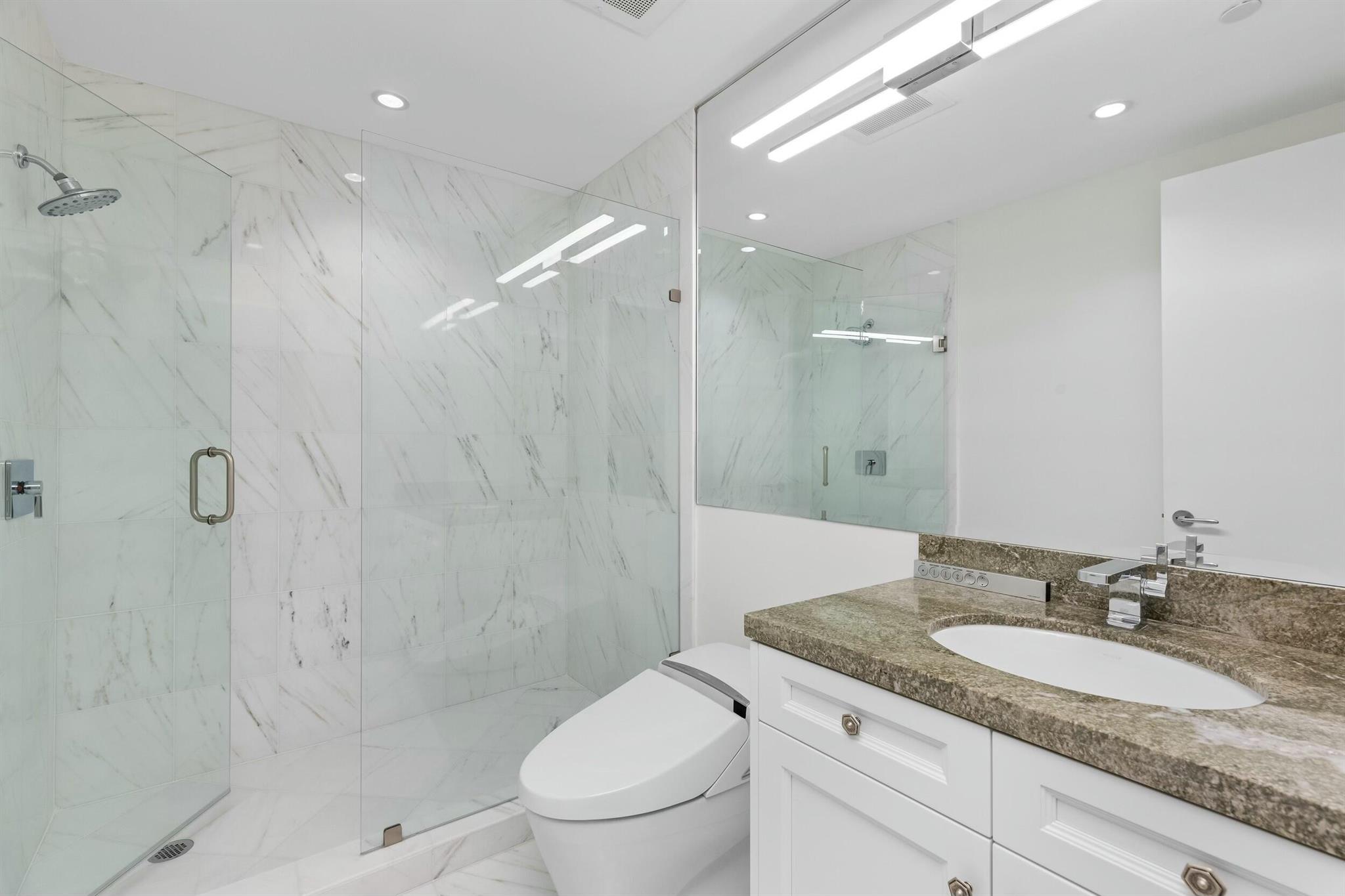 Luxuria - Residential