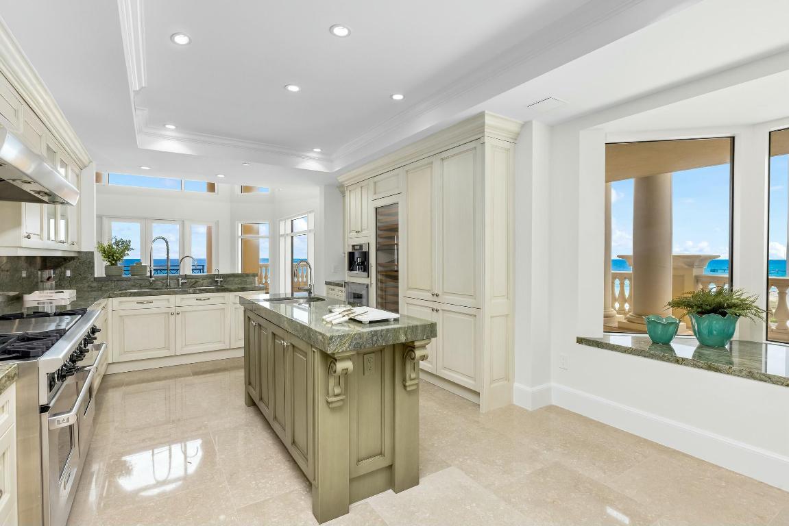 Luxuria - Residential