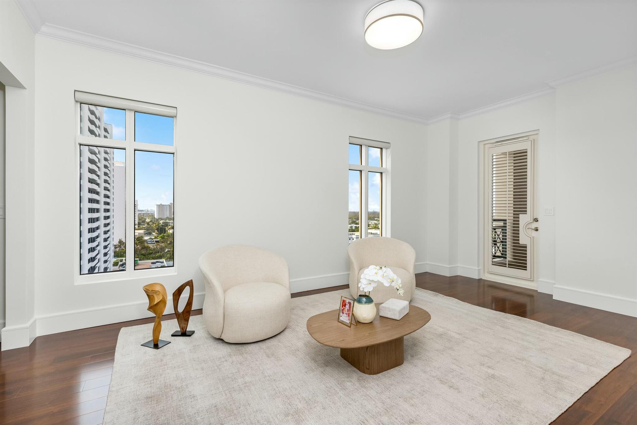 Luxuria - Residential