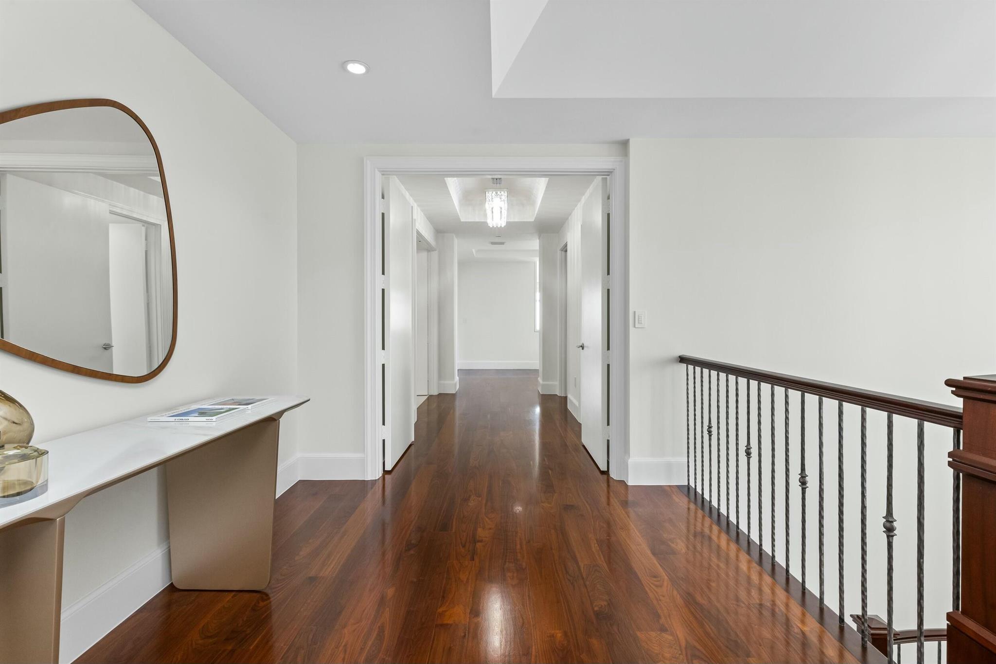 Luxuria - Residential