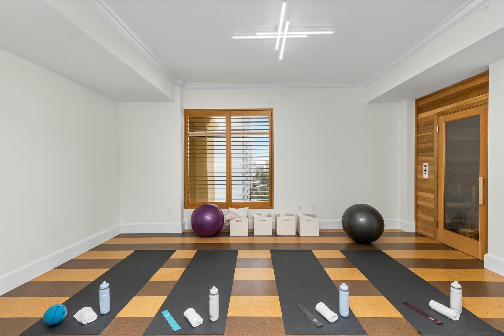 Luxuria - Residential