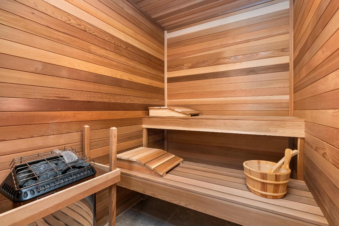 Luxuria - Residential