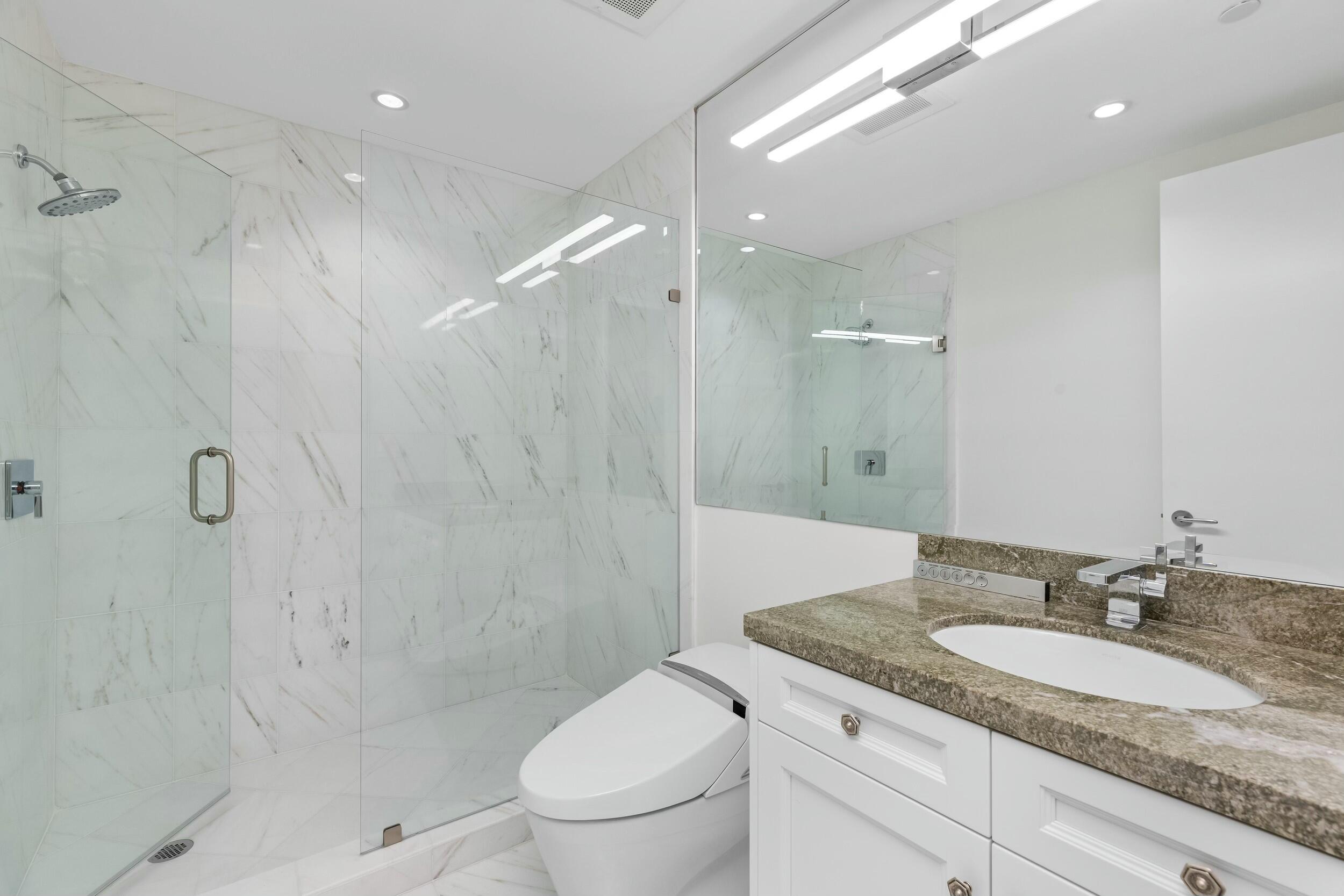 Luxuria - Residential