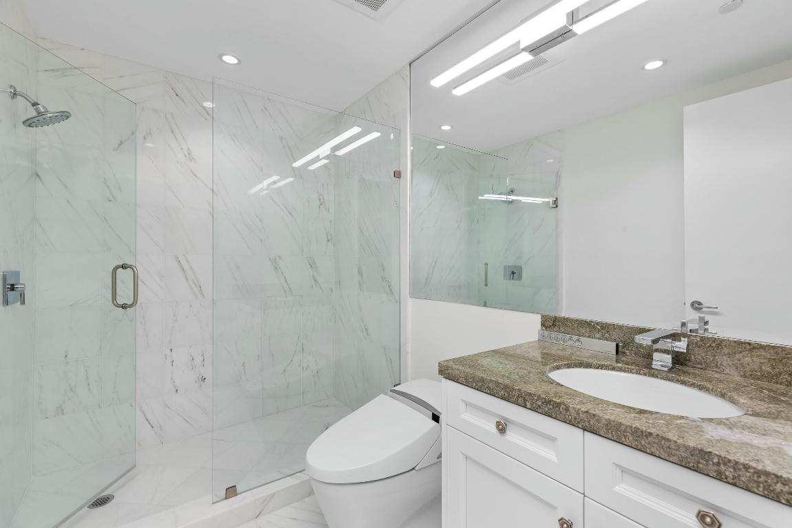 Luxuria - Residential