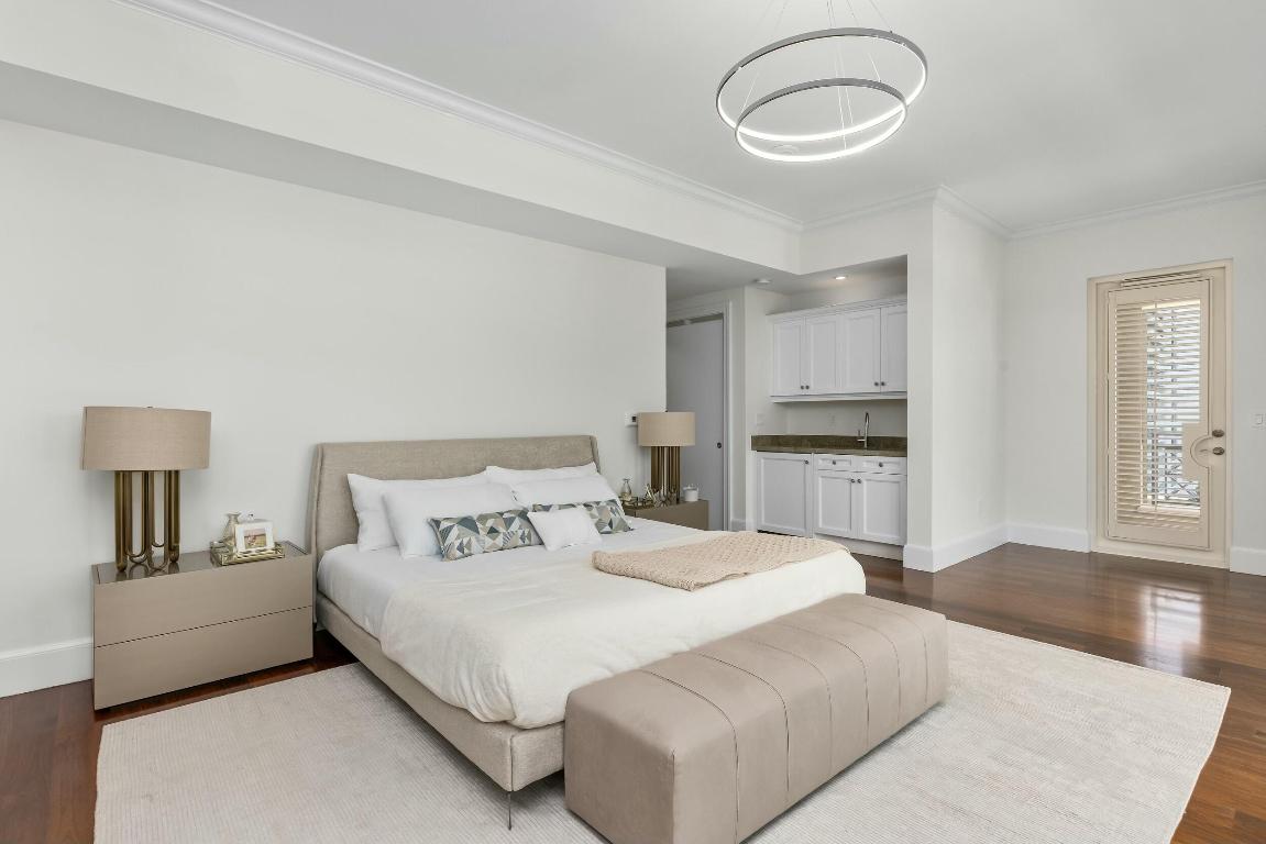 Luxuria - Residential