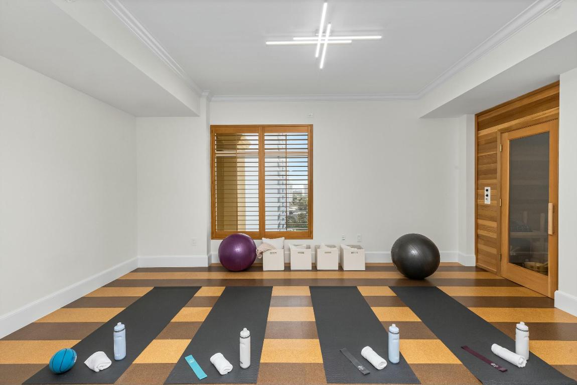 Luxuria - Residential