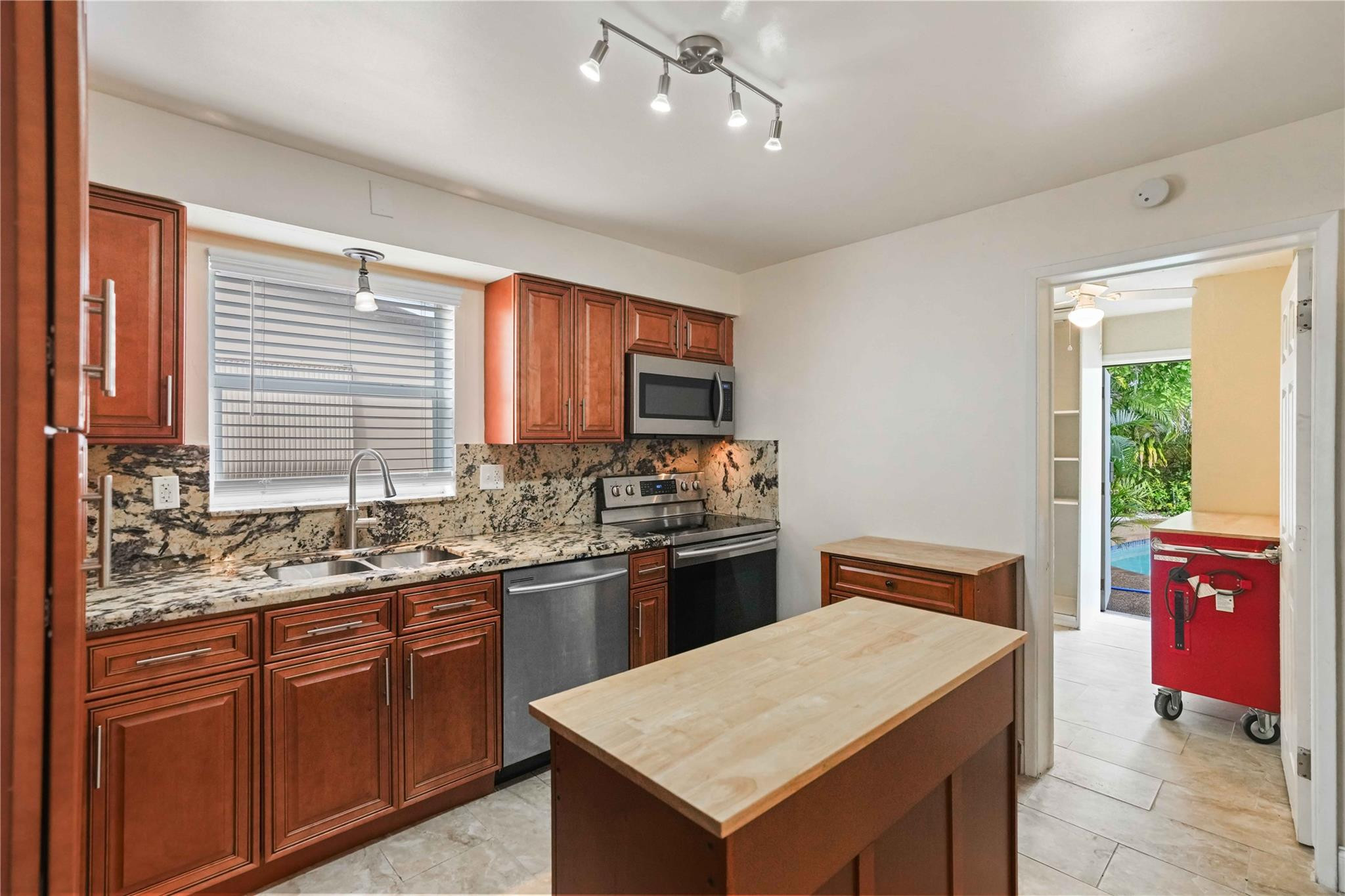 North Andrews Gardens Fir - Residential