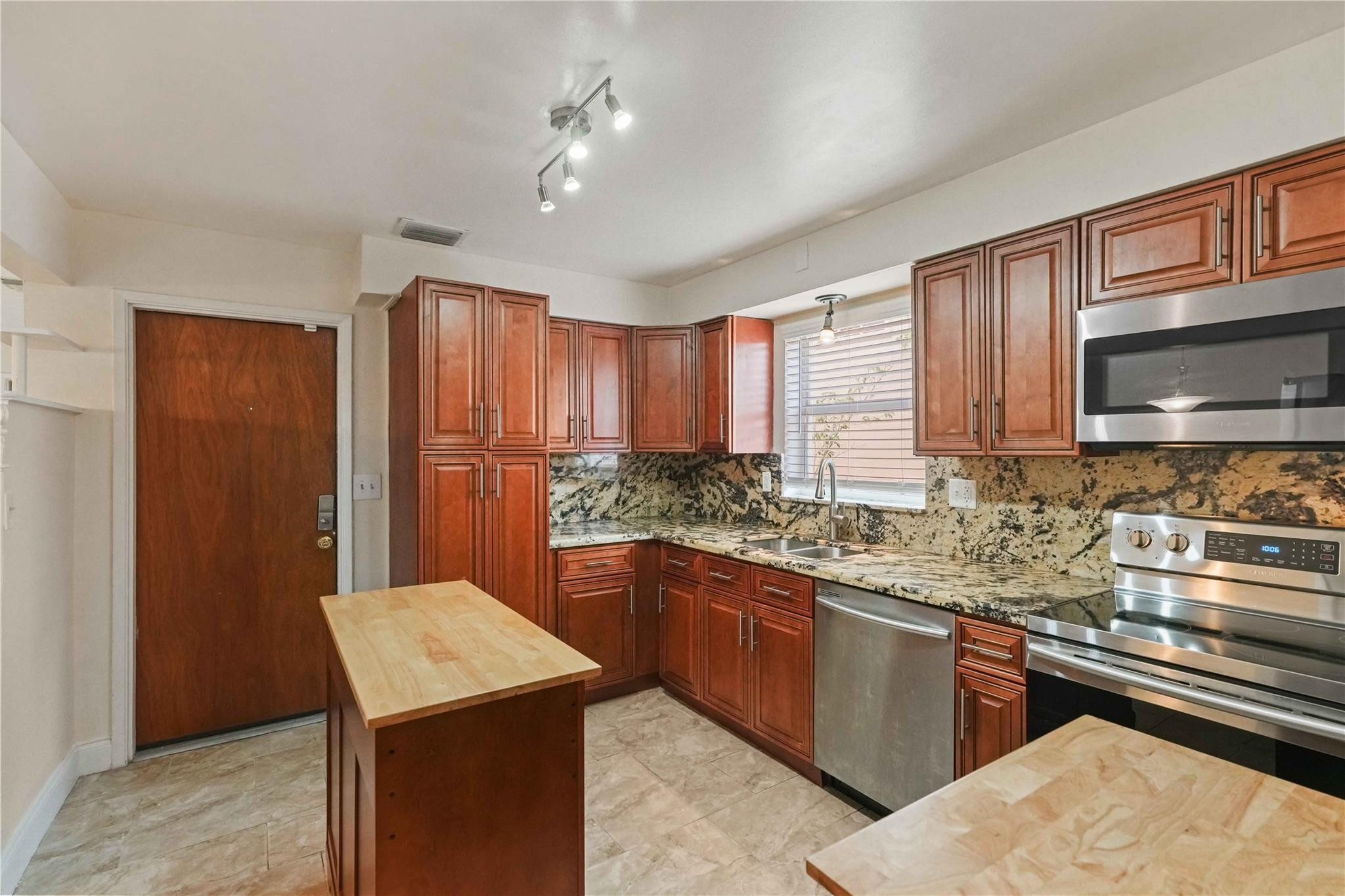 North Andrews Gardens Fir - Residential