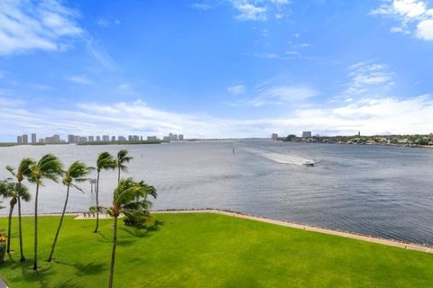 Photo of 115 Lakeshore Drive #547, North Palm Beach, FL 33408 (MLS # R11126864)