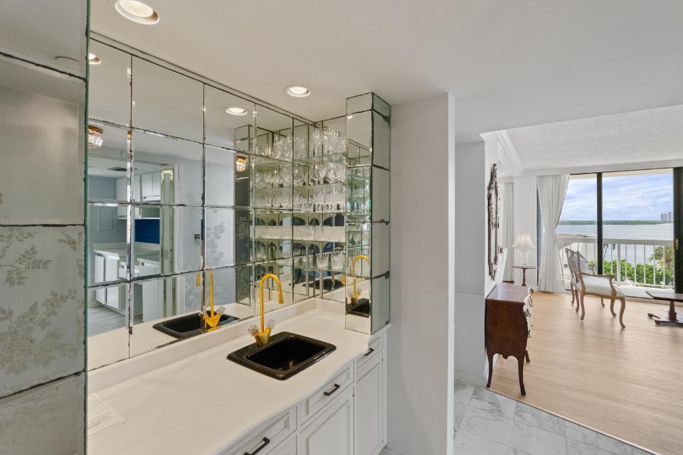 OLD PORT COVE TOWER EAST - Residential