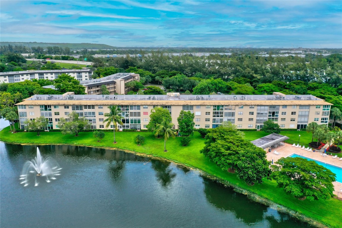 WYNMOOR VILLAGE - Residential