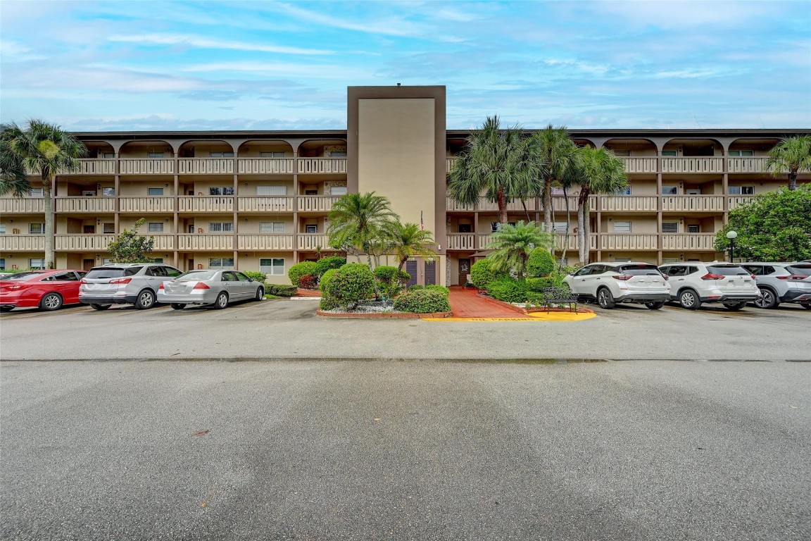 WYNMOOR VILLAGE - Residential