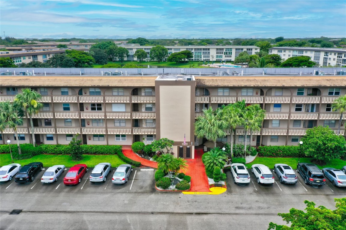 WYNMOOR VILLAGE - Residential