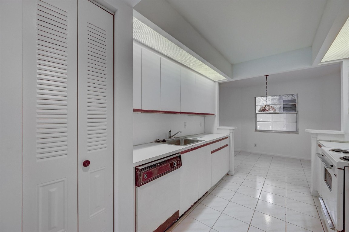 WYNMOOR VILLAGE - Residential