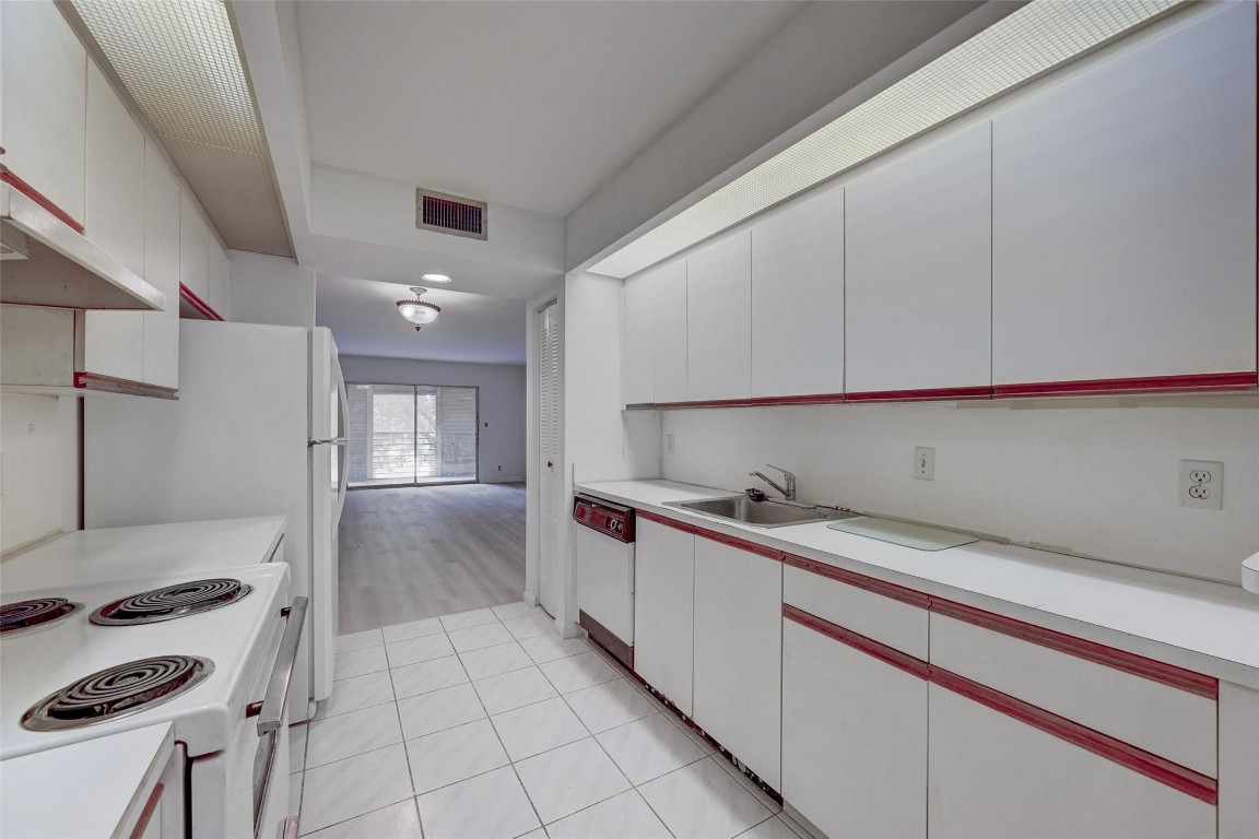 WYNMOOR VILLAGE - Residential