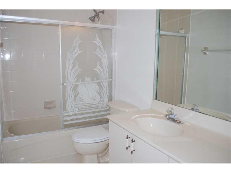 UNIVERSITY PARC RESIDENCE - Residential Lease