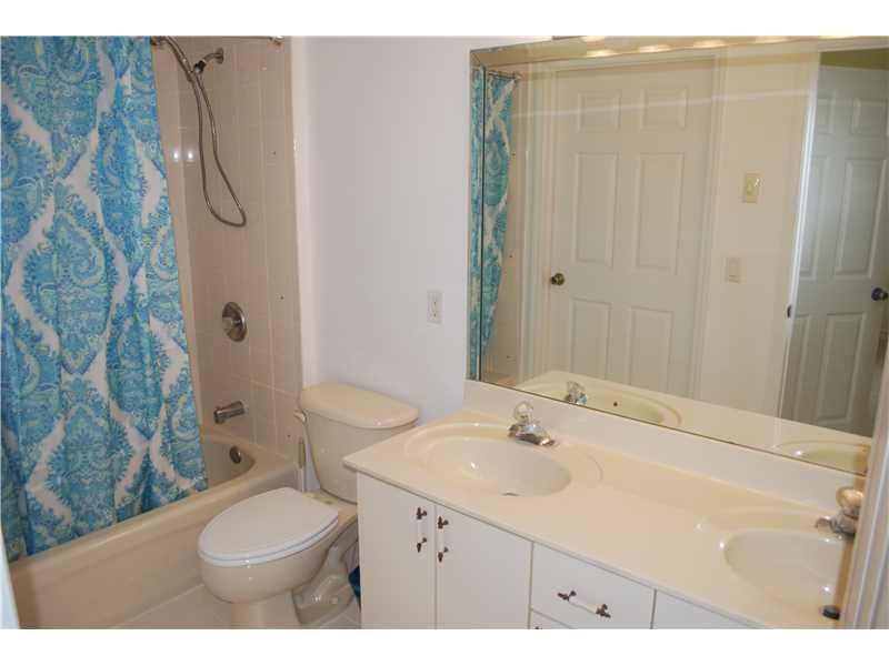 UNIVERSITY PARC RESIDENCE - Residential Lease